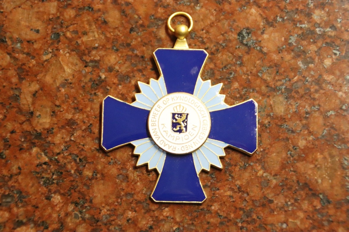 Erekruis Luna voor Nederlands Kampioen